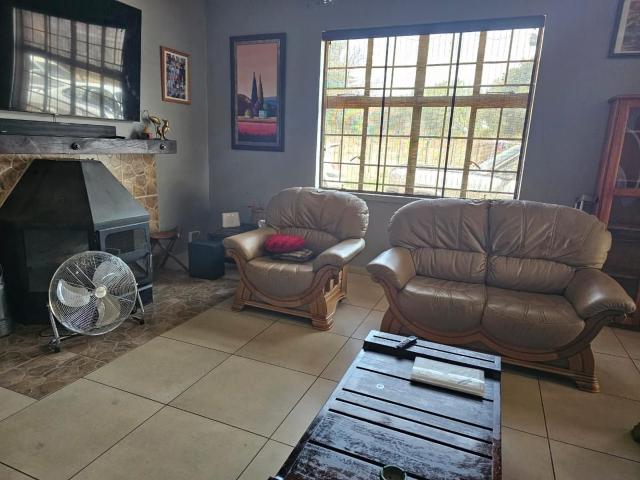 3 Bedroom house for sale in Selection Park, Springs
