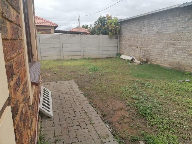 3 Bedroom House For Sale in Seraleng