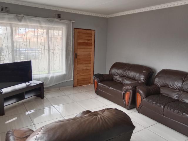 3 Bedroom House For Sale in Seshego D