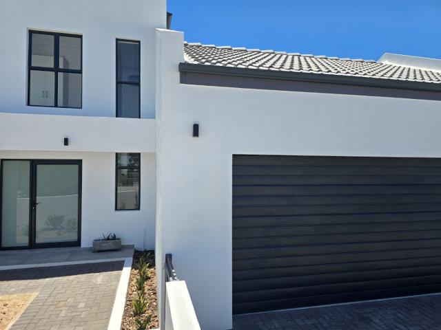3 Bedroom House For Sale in Shelley Point