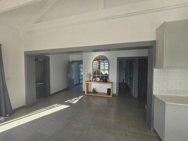 3 Bedroom House For Sale in Shelley Point