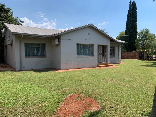 3 Bedroom House For Sale in Sinoville