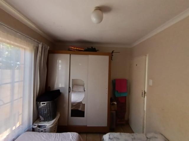 3 Bedroom House For Sale in Sky City