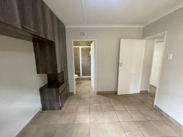 3 Bedroom House For Sale in Sky City