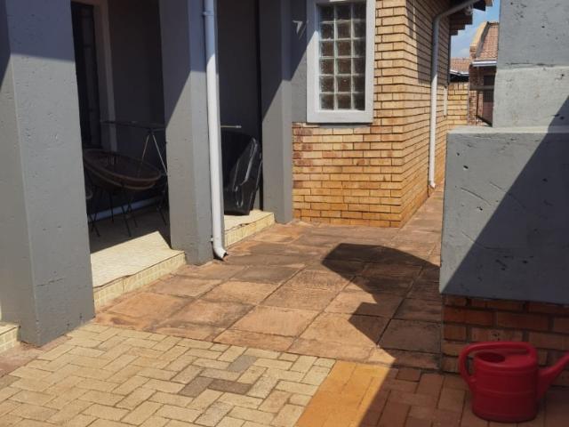 3 Bedroom House For Sale in Spruit View
