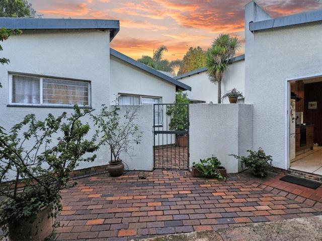 3 Bedroom House For Sale in Strubensvallei