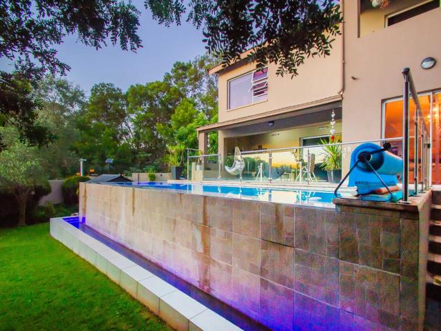 3 Bedroom House For Sale in Strubensvallei