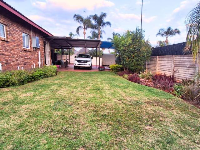 3 Bedroom House For Sale in Suiderberg