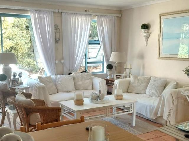 3 Bedroom House For Sale in Sunningdale