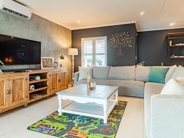 4 Bedroom house for sale in Sunningdale, Blouberg