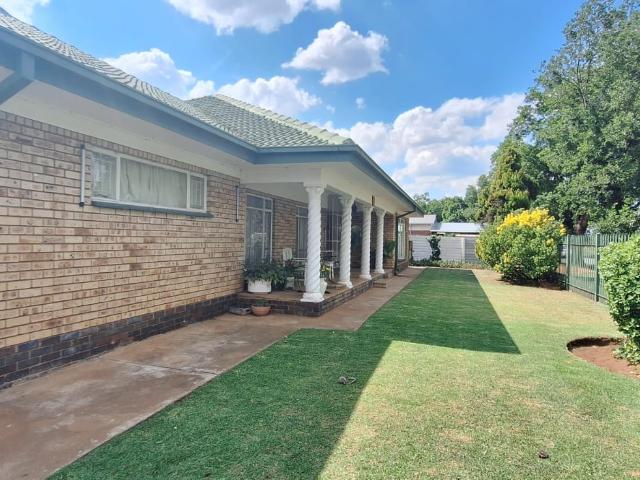 3 Bedroom House For Sale in Potchefstroom Central
