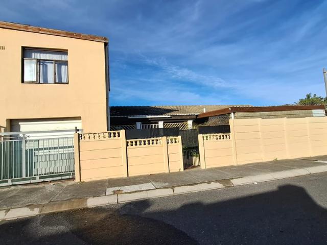 3 Bedroom House For Sale in Portlands