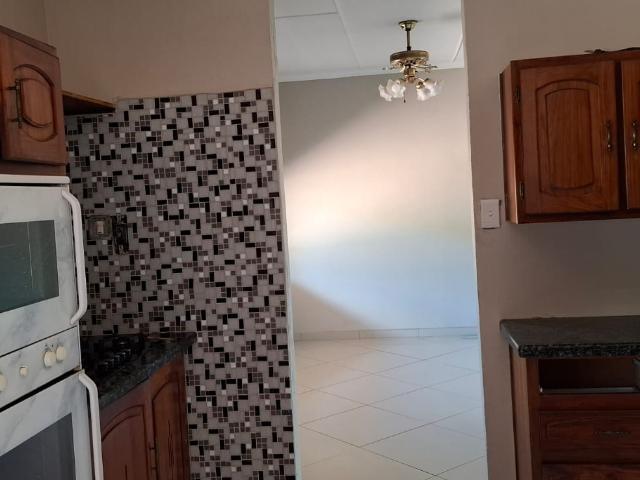 3 Bedroom House For Sale in Parkville