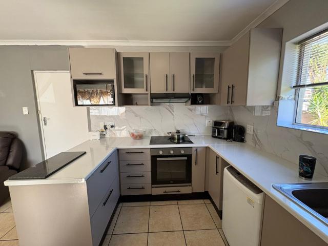 3 Bedroom House For Sale in Parsonsvlei