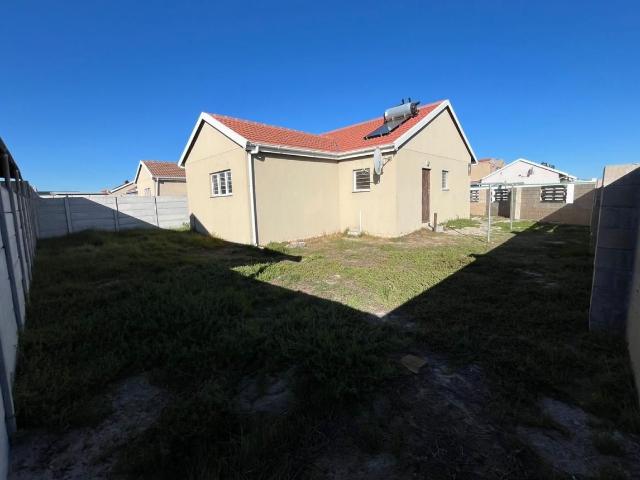 3 Bedroom house for sale in Pelican Park, Cape Town