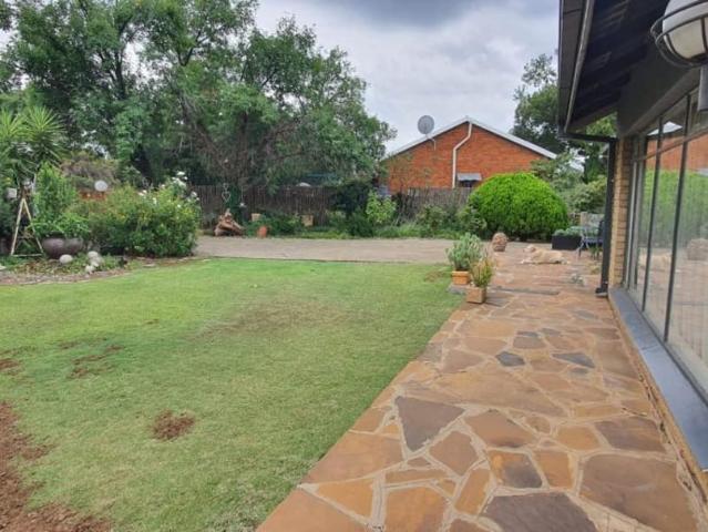 3 Bedroom house for sale in Pellissier, Bloemfontein