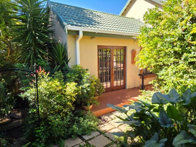 3 Bedroom House For Sale in Pentagon Park