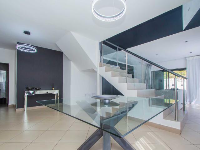 3 Bedroom House For Sale in Pinehaven