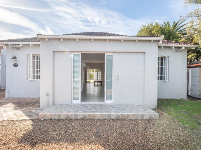3 Bedroom House For Sale in Plumstead