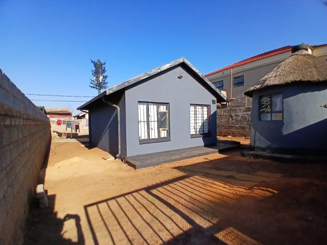 3 Bedroom House For Sale in Protea Glen