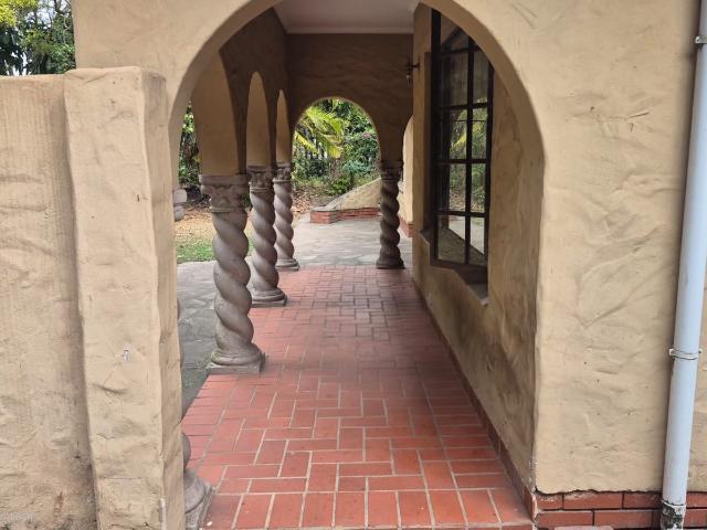 3 Bedroom House For Sale in Queensburgh Central