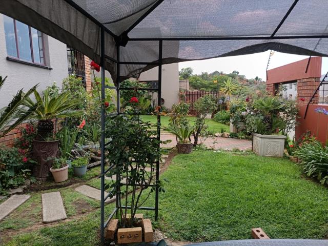 3 Bedroom House For Sale in Robertsham