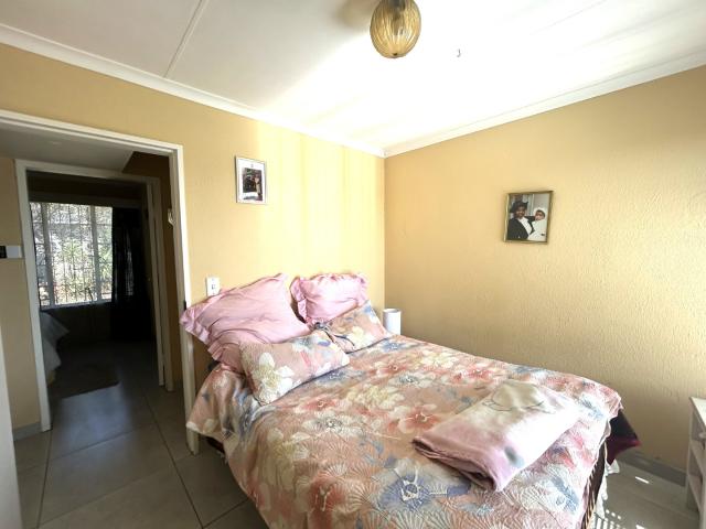 3 Bedroom House For Sale in Roodekop