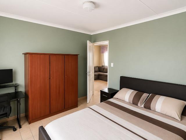 3 Bedroom House For Sale in Roodekop