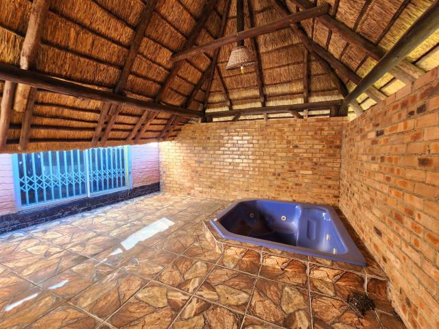 3 Bedroom House For Sale in Roodepoort Central