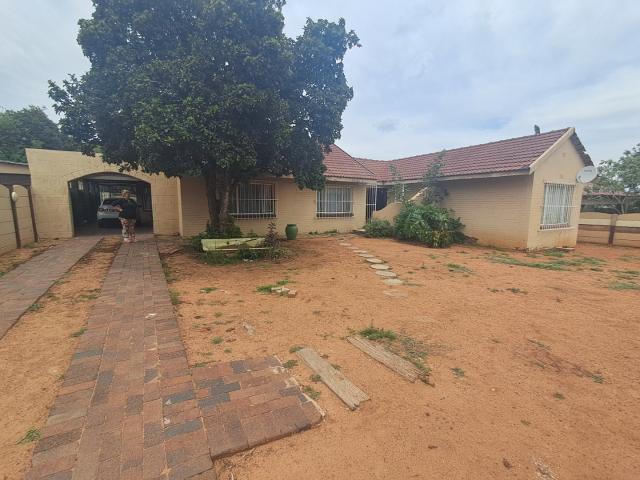 3 Bedroom House For Sale in Roosheuwel