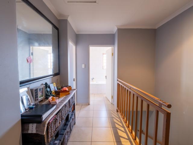 3 Bedroom House For Sale in Radiokop