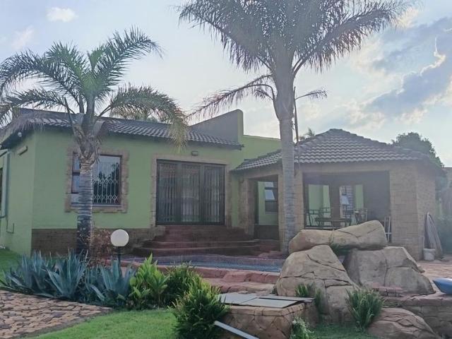 3 Bedroom house for sale in Rangeview, Krugersdorp