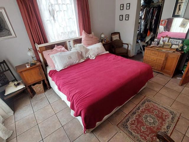3 Bedroom House For Sale in Regents Park