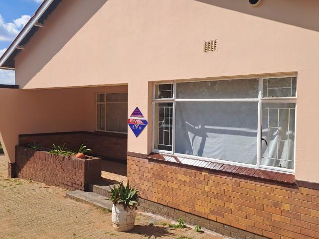 3 Bedroom House For Sale in Rensburg