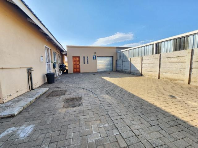 3 Bedroom House For Sale in Rhodesdene