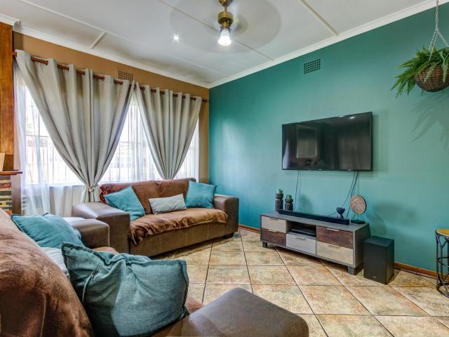 3 Bedroom House For Sale in Rhodesfield