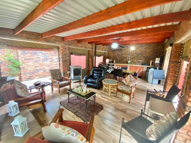 3 Bedroom House For Sale in Riviera Park