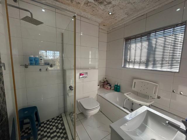 3 Bedroom House For Sale in Ridgeway