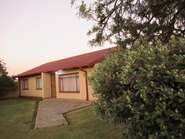 3 Bedroom House For Sale in Riebeeckstad