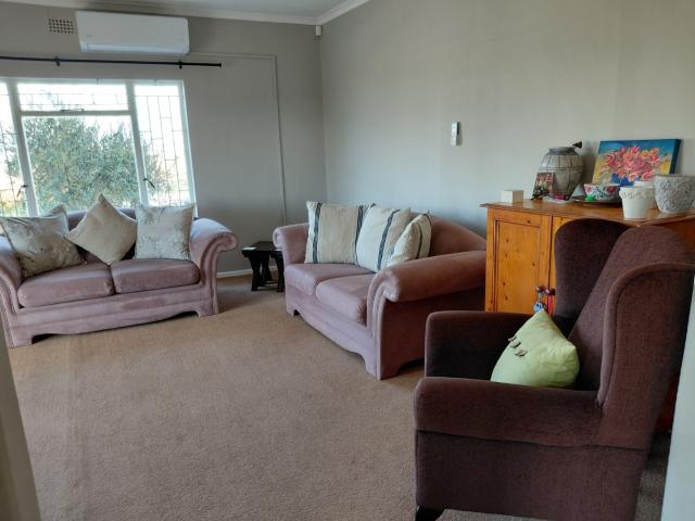 3 Bedroom House For Sale in Riebeek Kasteel