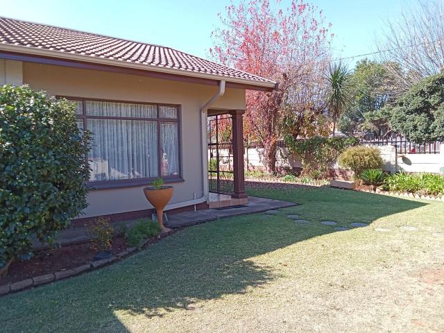 3 Bedroom house for sale in Risiville, Vereeniging