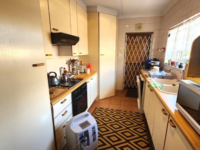 3 Bedroom House For Sale in Woodmere