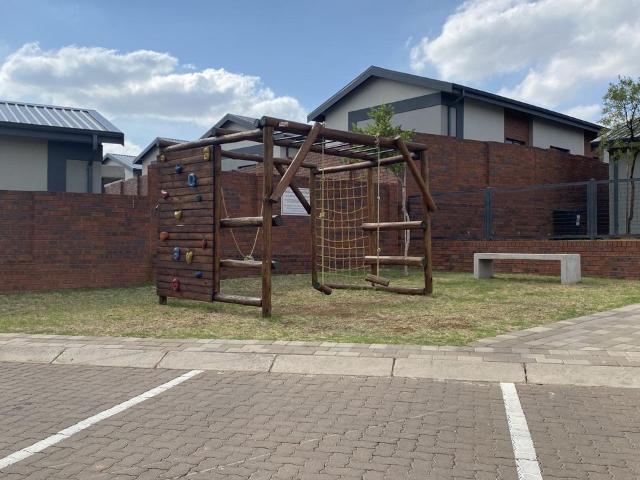 3 Bedroom house for sale in Waterfall, Midrand