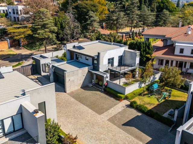 3 Bedroom House For Sale in Waterkloof Heights