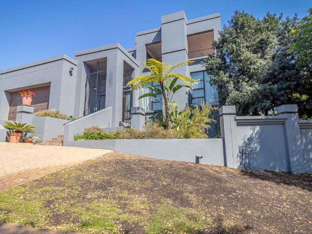 3 Bedroom House For Sale in Waterkloof Ridge