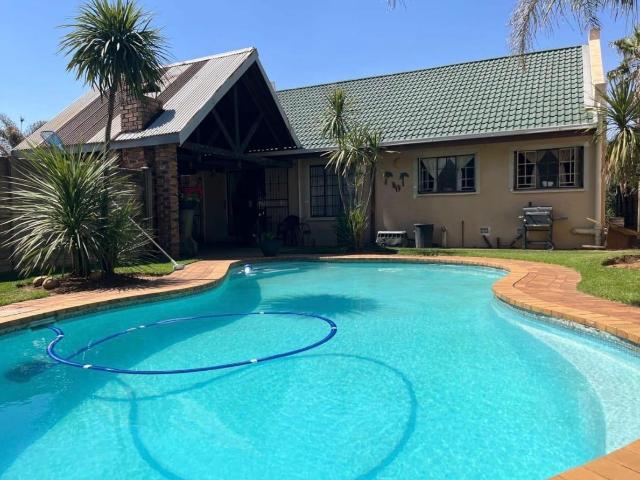 3 Bedroom House For Sale in Waldrift