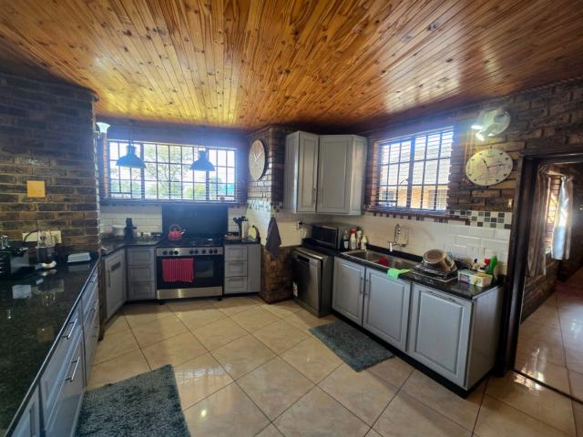 3 Bedroom House For Sale in Walkerville Central