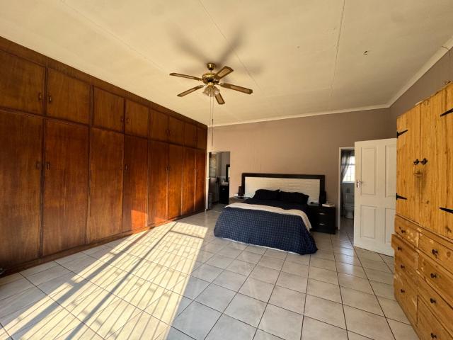 3 Bedroom House For Sale in Warrenton