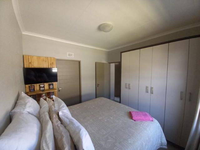 3 Bedroom House for Sale in West View!