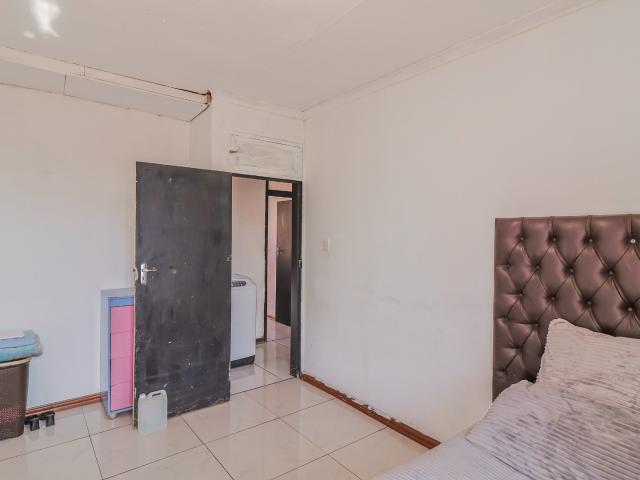 3 Bedroom House For Sale in Westbury